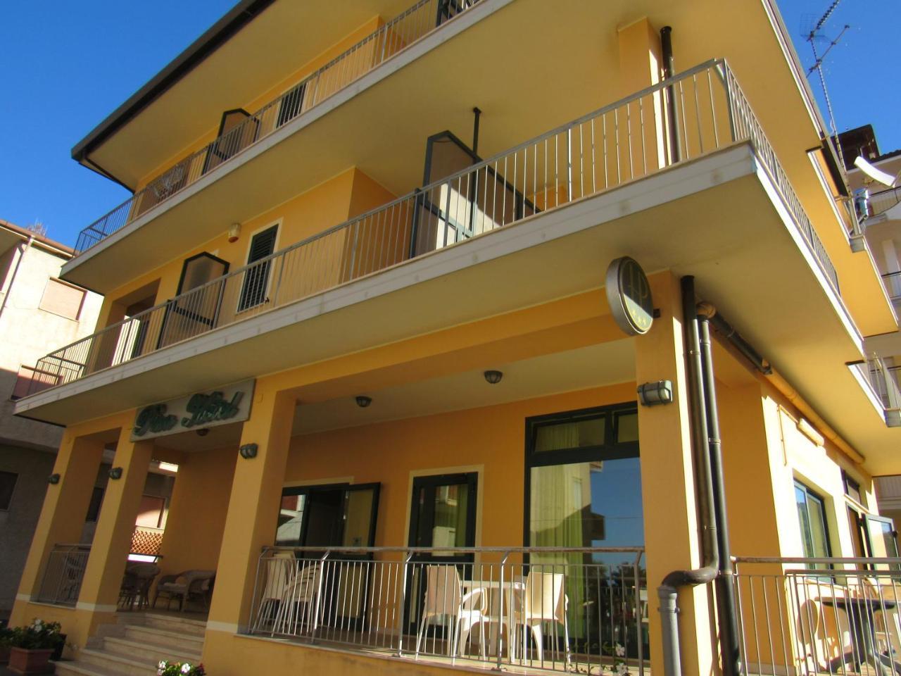 Pino Hotel Джиццерия Экстерьер фото